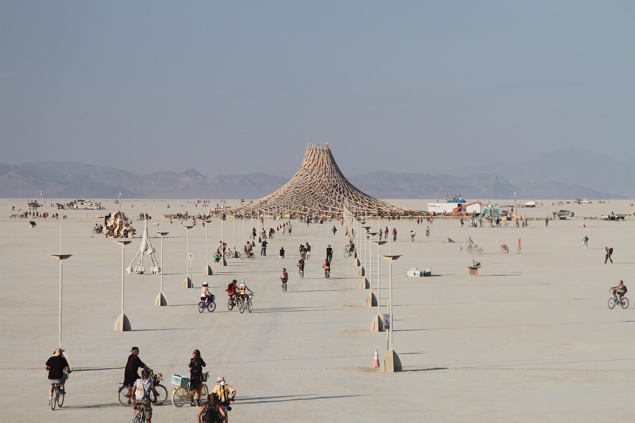 What Is Burning Man? Origins, Principles, Art, and Practical Tips